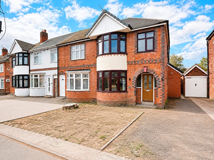 3 Bedroom End Of Terrace House For Sale In Harborough Road, Oadby, Leicester, LE2
