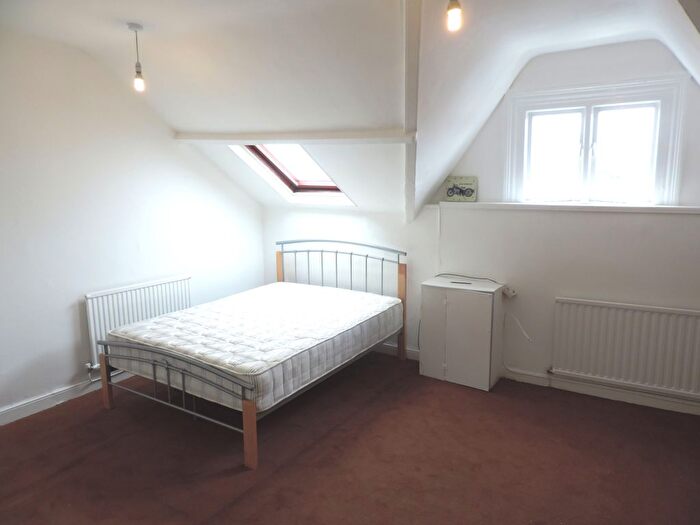 Studio To Rent In City Road, Cardiff, CF24