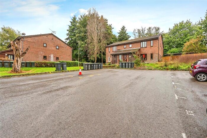 Studio To Rent In Trefoil Close, Waterlooville, PO7