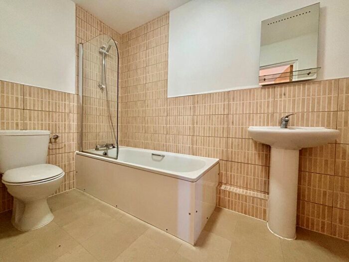 2 Bedroom Apartment To Rent In Queens Court, Chichester Close, Rainham, ME8