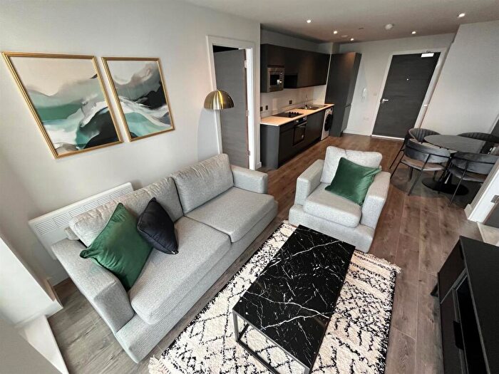 2 Bedroom Flat To Rent In Embankment Exchange, Greengate, Salford, M3