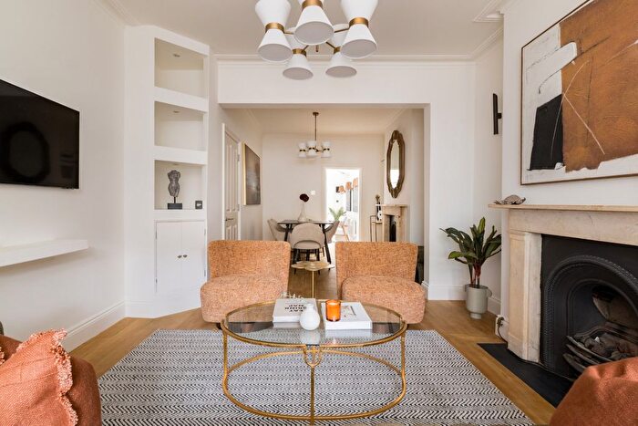 3 Bedroom Terraced House For Sale In Dale Street, Turnham Green, W4