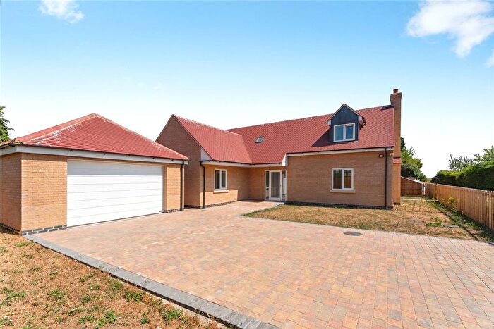 4 Bedroom Bungalow For Sale In Cottenham Road, Histon, Cambridge, Cambridgeshire, CB24