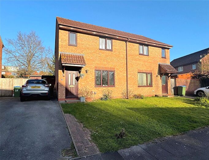 3 Bedroom Semi Detached House For Sale In Dryden Close, Fareham, Hampshire, PO16