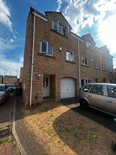 3 Bedroom End Of Terrace House To Rent In Old Station Court, Heckmondwike, WF16
