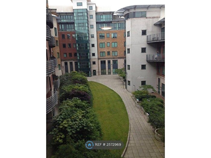 2 Bedroom Flat To Rent In City South, Manchester, M15