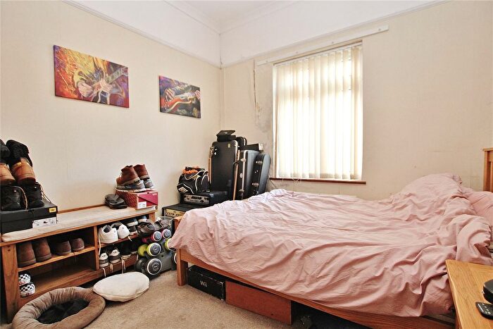 2 Bedroom Bungalow For Sale In Knaphill, Woking, Surrey, GU21