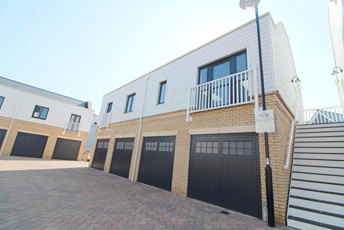 2 Bedroom Apartment To Rent In Candlewood Drive, Reading, RG2