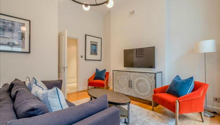 2 Bedroom Flat To Rent In Nottingham Place, London, W1U