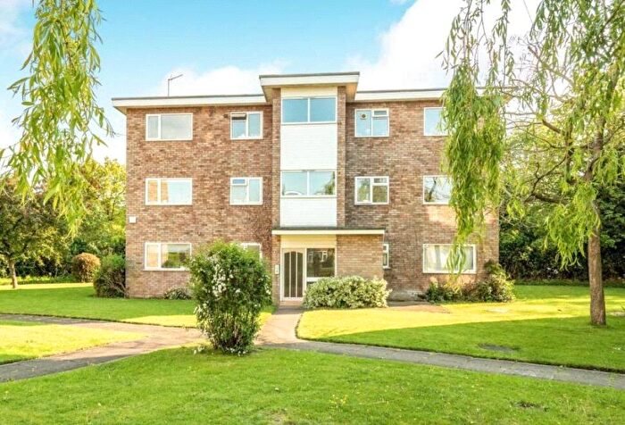 1 Bedroom Apartment For Sale In St. Johns Court, Warwick, CV34