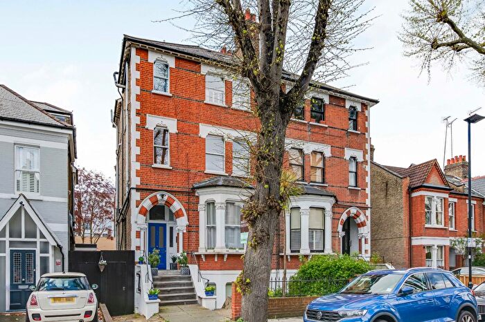 2 Bedroom Flat To Rent In Thorney Hedge Road, London, W4