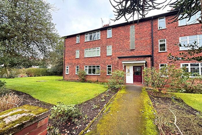 2 Bedroom Flat For Sale In Harboro Grove, Sale, M33