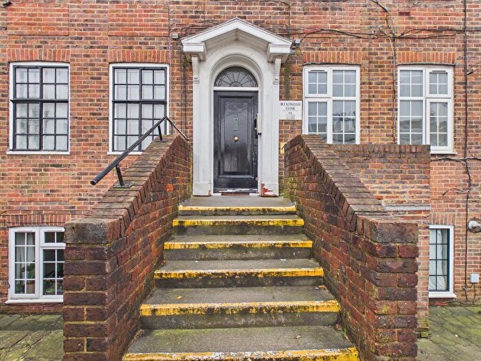 1 Bedroom Flat For Sale In Buckingham Close, Bath Street, BN1