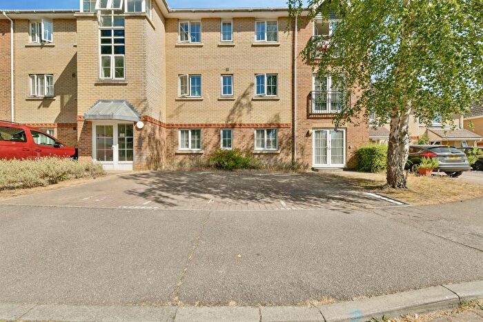 2 Bedroom Apartment For Sale In Priestley Road, Chells, Stevenage, SG2