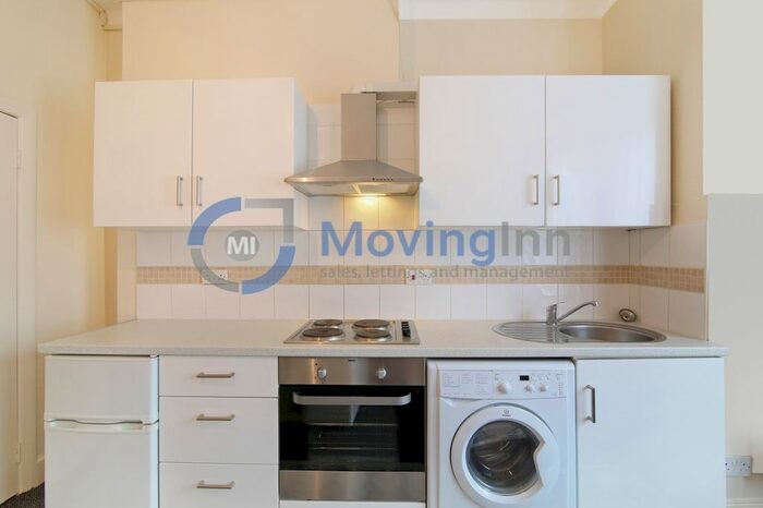 Studio To Rent In The Crescent, Selhurst, Surrey, CR0