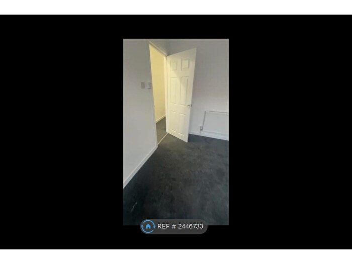 2 Bedroom Flat To Rent In Fernhill Street, London, E16