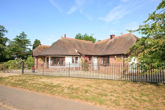 4 Bedroom Detached Bungalow For Sale In Station Road, Long Sutton, PE12