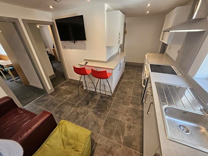 3 Bedroom House To Rent In Bournbrook Road Flat, Selly Oak, Birmingham, West Midlands, B29