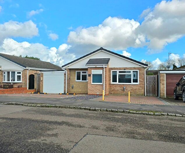 3 Bedroom Detached Bungalow For Sale In Membris Way, Woodford Halse, Daventry, NN11