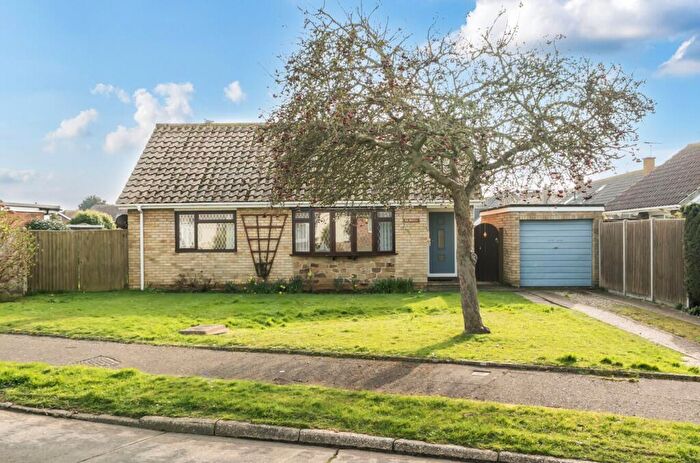 3 Bedroom Detached Bungalow For Sale In Chichester Way, Selsey, PO20