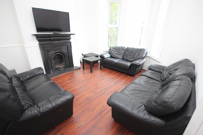 4 Bedroom Terraced House To Rent In Elmbank Road, L18