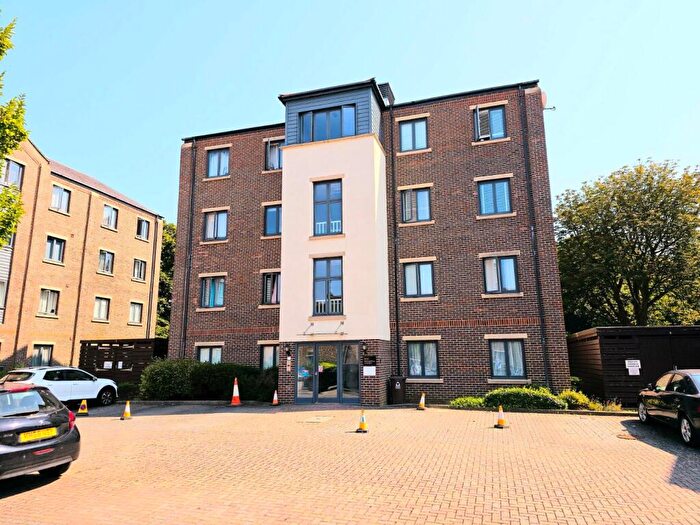 1 Bedroom Flat To Rent In Searle Drive, Gosport, Hampshire, PO12