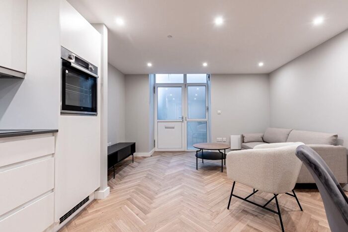 1 Bedroom Flat To Rent In Clapham Common North Side, London, SW4