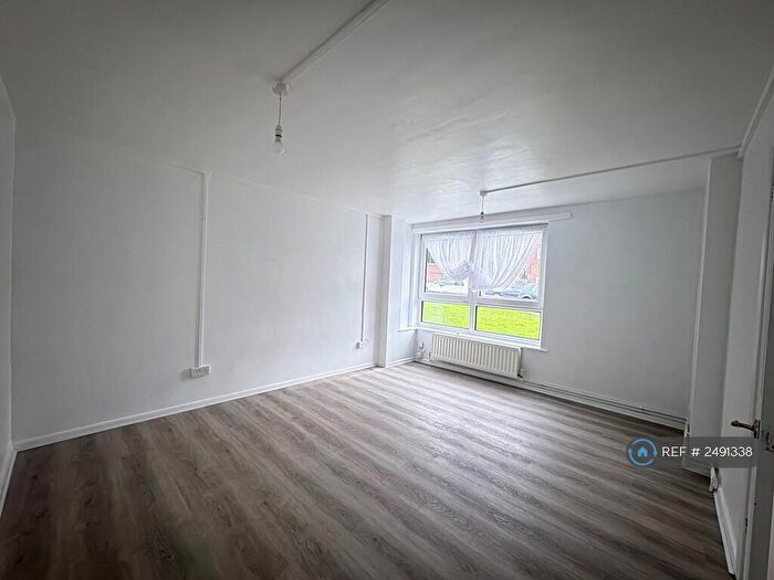2 Bedroom Flat To Rent In Britton Street, Gillingham, ME7