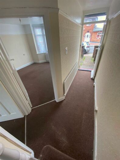 2 Bedroom House To Rent In St. Augustine Avenue, Luton, LU3