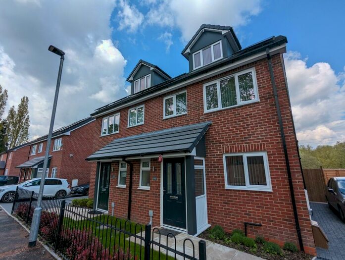 4 Bedroom Semi-Detached House To Rent In Lea Hill Road, Handsworth Wood, B20