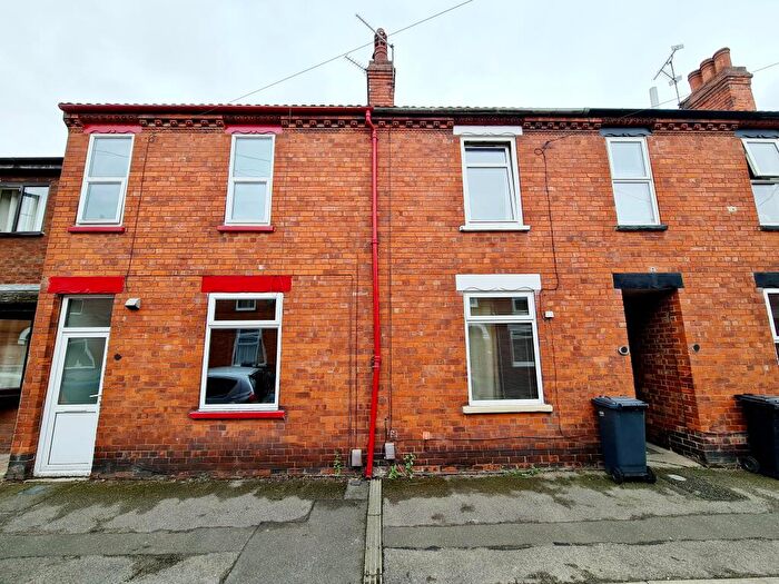 3 Bedroom Terraced House To Rent In Tealby Street, LN5