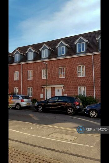 6 Bedroom Terraced House To Rent In Bostock Road, Chichester, PO19