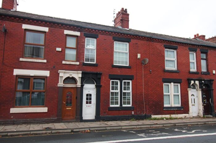 4 Bedroom Terraced House To Rent In Oldham Road, Ashton-Under-Lyne, OL7