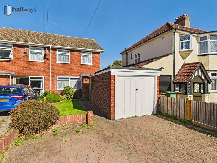 3 Bedroom Semi Detached House For Sale In Burnham Drive, Worcester Park, KT4