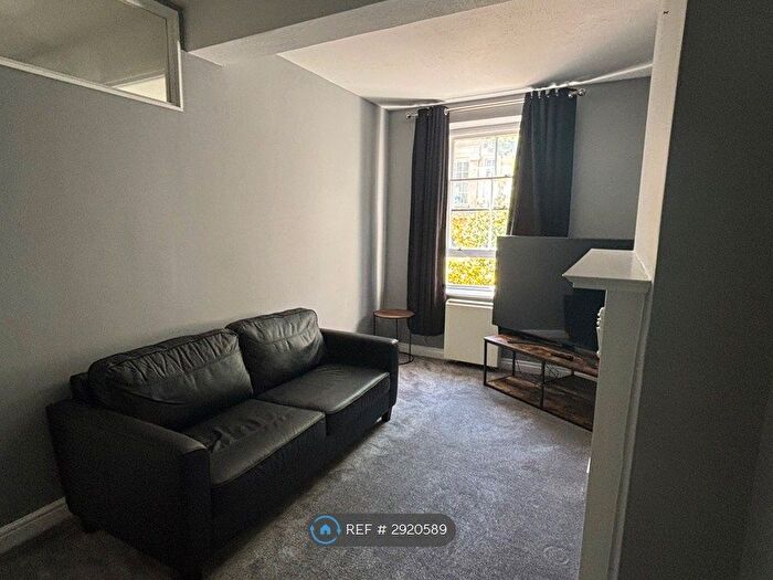 2 Bedroom Flat To Rent In Roundstone St, Trowbridge, BA14