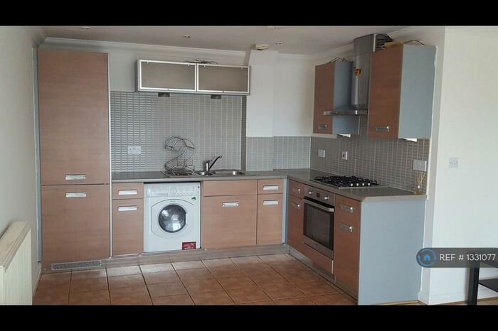 2 Bedroom Flat To Rent In Old Church Road, Romford, RM7