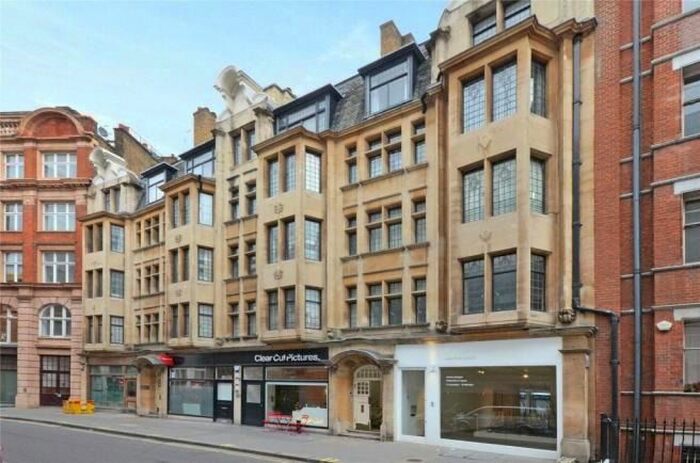 3 Bedroom Flat To Rent In Lancaster Court, Newman Street, Fitzrovia, London, W1T