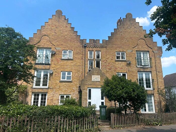2 Bedroom Flat To Rent In Fore Street, Basildon, SS15