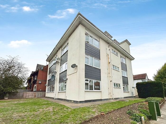 1 Bedroom Flat To Rent In Hillcrest Avenue, Edgware, HA8