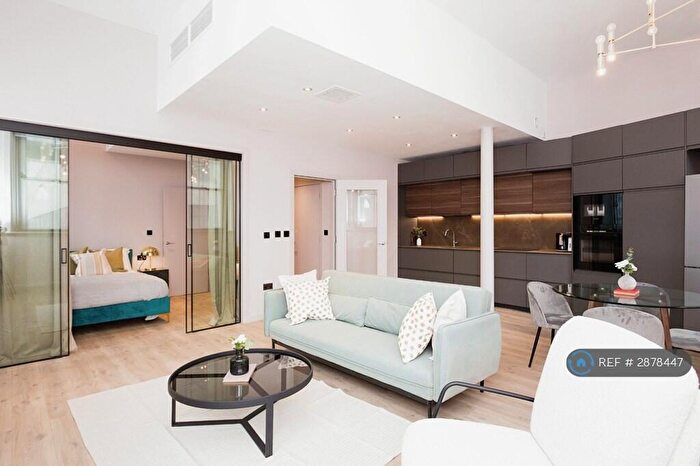 2 Bedroom Flat To Rent In Charlotte Street, Manchester, M1