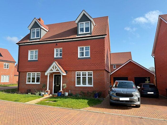 5 Bedroom Detached House For Sale In Highfield Lane, Chichester, PO19
