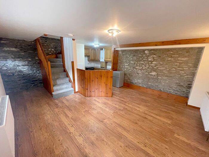 1 Bedroom Mews To Rent In Royal Oak Mews, Lampeter, SA48