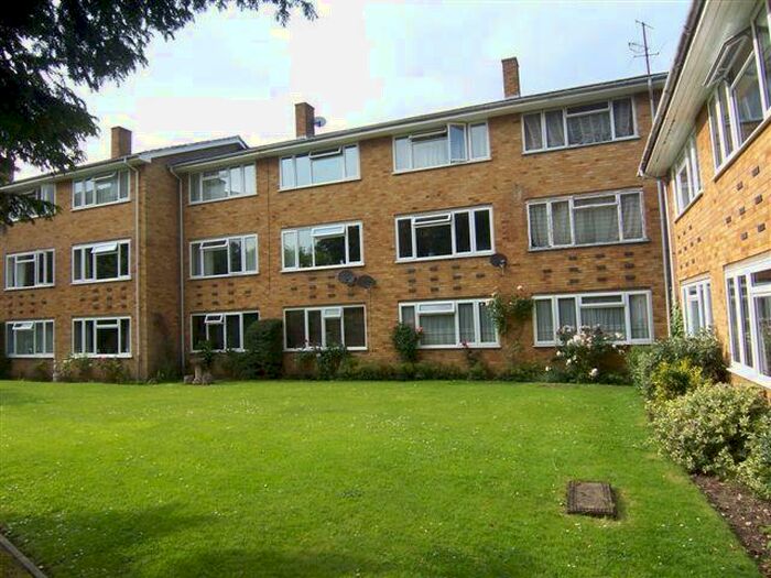 2 Bedroom Maisonette To Rent In The Orchard, Tayles Hill, Epsom, Surrey, KT17