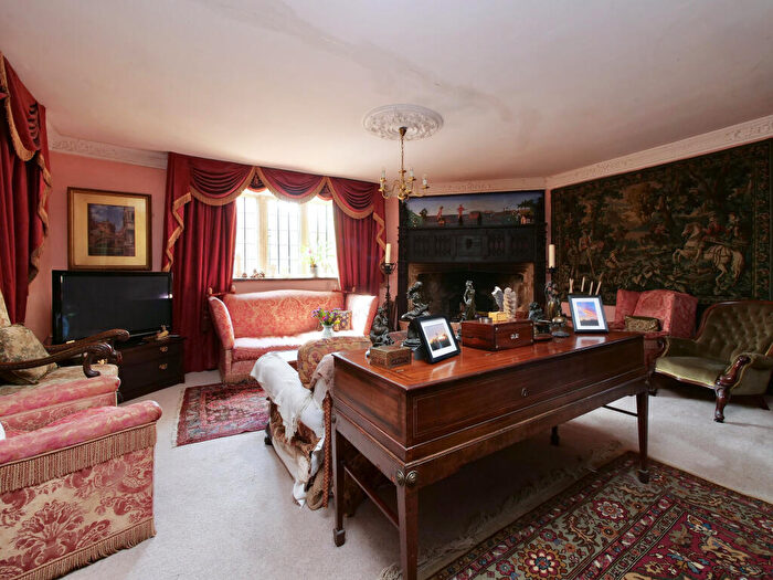 6 Bedroom Detached House For Sale In Manor House, Templecombe - No Onward Chain, BA8