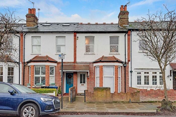 1 Bedroom Flat To Rent In Hollies Road, London, W5