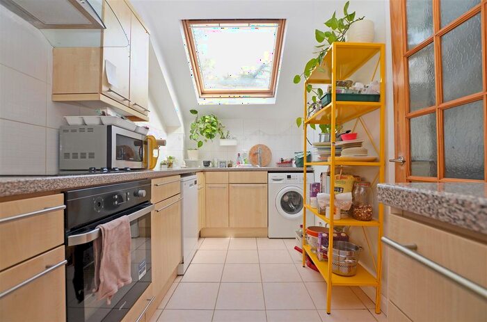 2 Bedroom Flat To Rent In Fairfax Road, Teddington, TW11