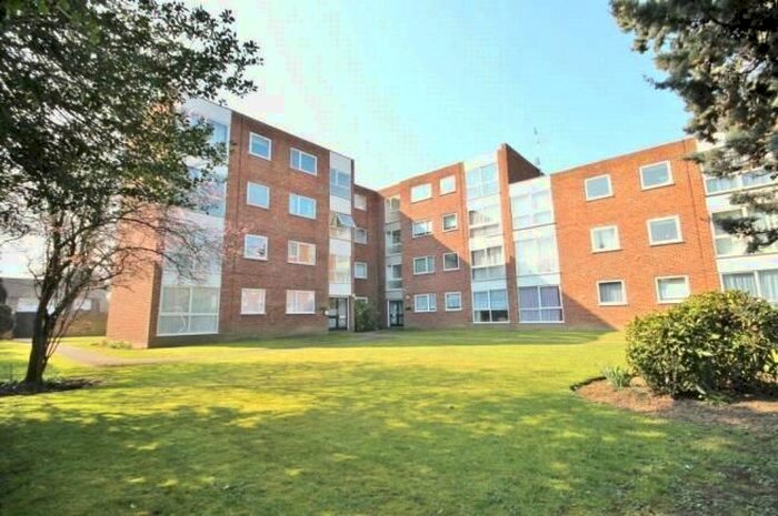 1 Bedroom Flat To Rent In Staines Road West, Sunbury-On-Thames, TW16