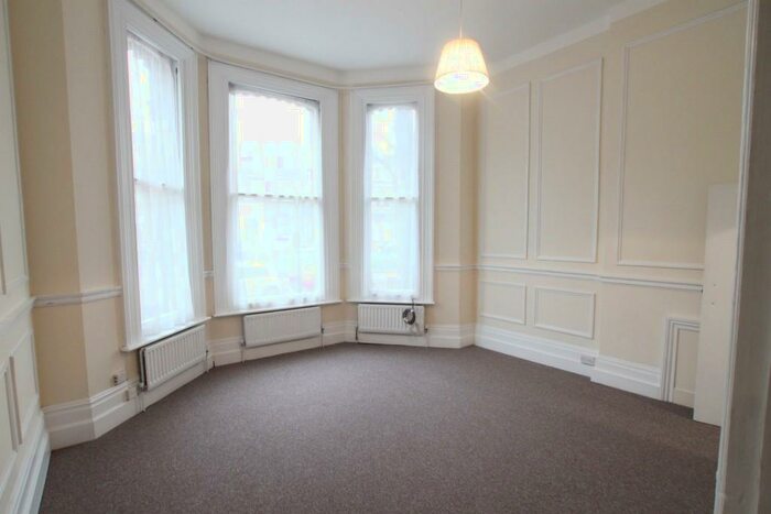 Studio To Rent In The Drive, Hove, East Sussex, BN3