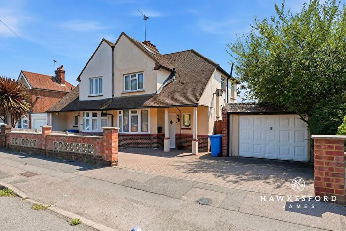 3 Bedroom Semi Detached House For Sale In Chalkwell Road, Sittingbourne, ME10