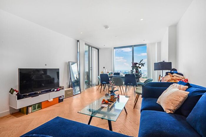 2 Bedroom Flat To Rent In Landmark Pinnacle, London, E14